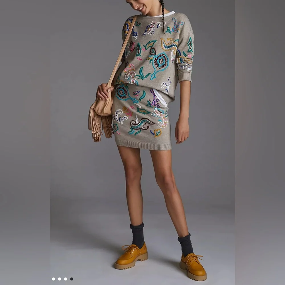 Anthropologie Embroidered Sweater  in Beige Size Large - Picture 9 of 17